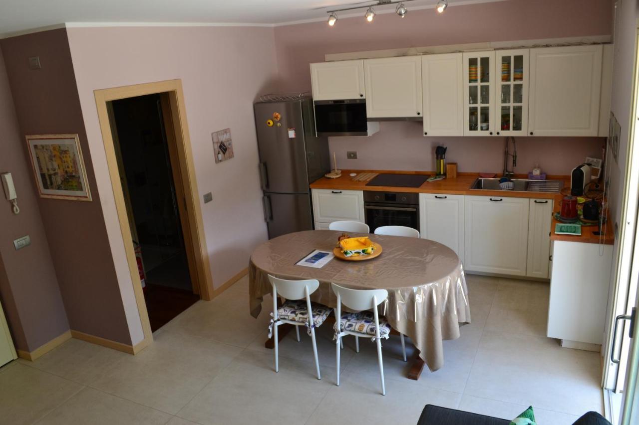 La Bella Italia Apartment เดเซนซาโนเดลการ์ดา ภายนอก รูปภาพ